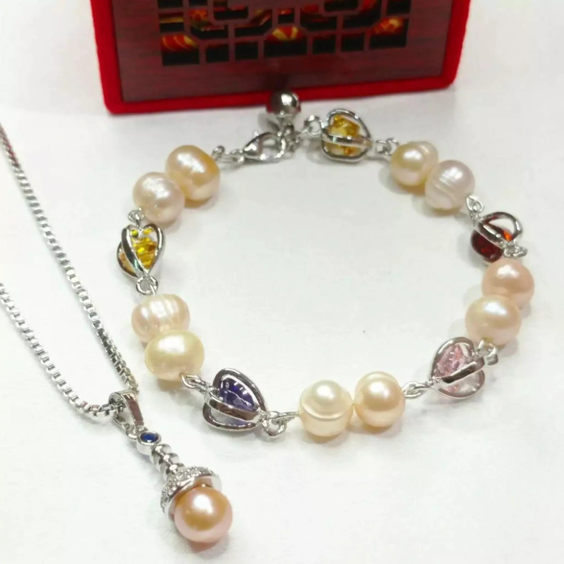 Super Quality Pearl Packages (Bracelets and Necklaces) For Sale
